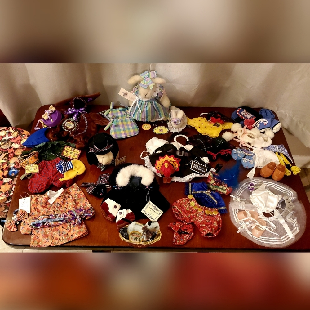 Hoppy Vanderhare Collection with Lulu (dog), Purrlie (cat), and Bud (bunny)